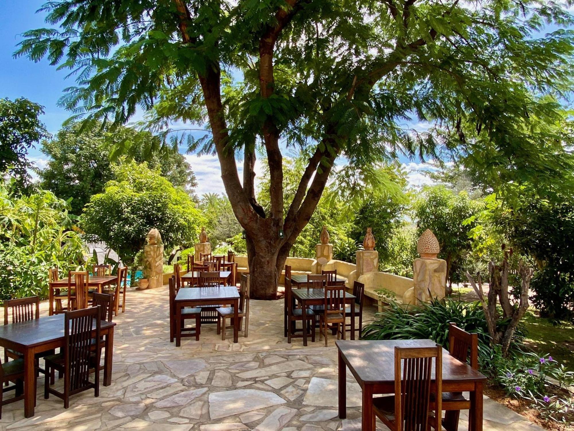 Tambuti Lodge Rundu Eksteriør bilde