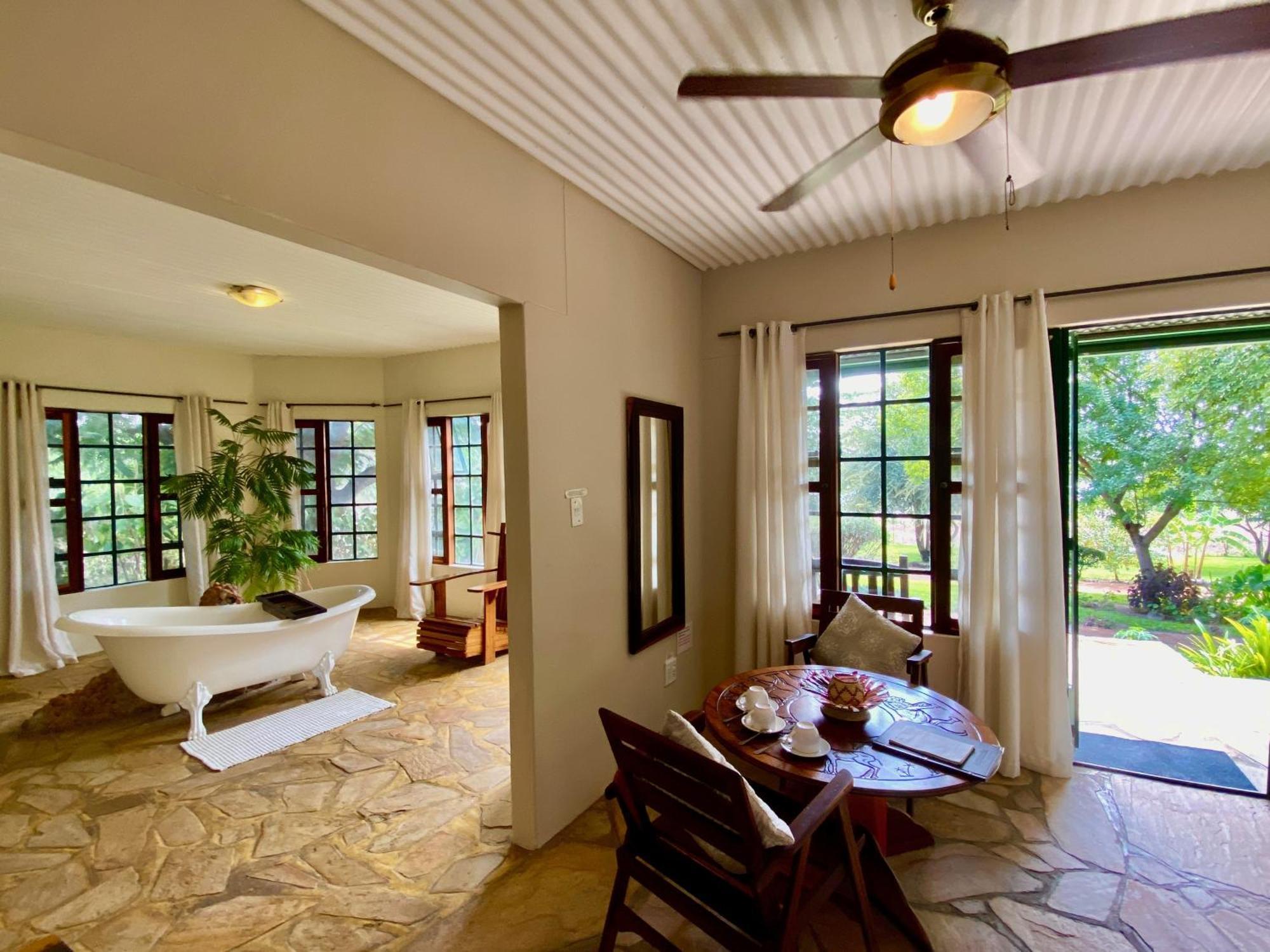 Tambuti Lodge Rundu Eksteriør bilde