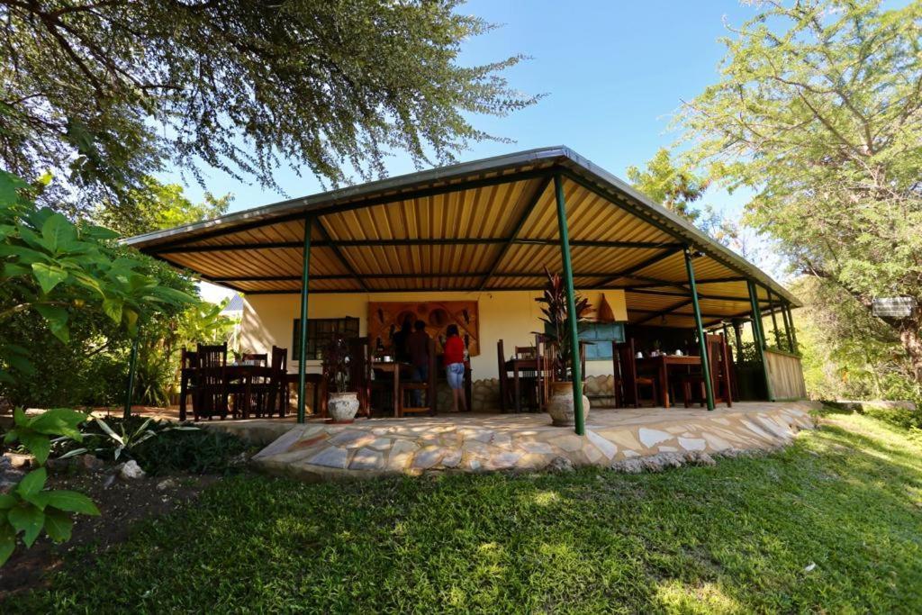 Tambuti Lodge Rundu Eksteriør bilde