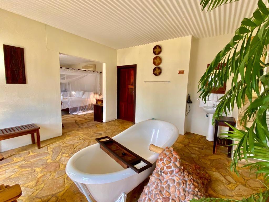 Tambuti Lodge Rundu Eksteriør bilde