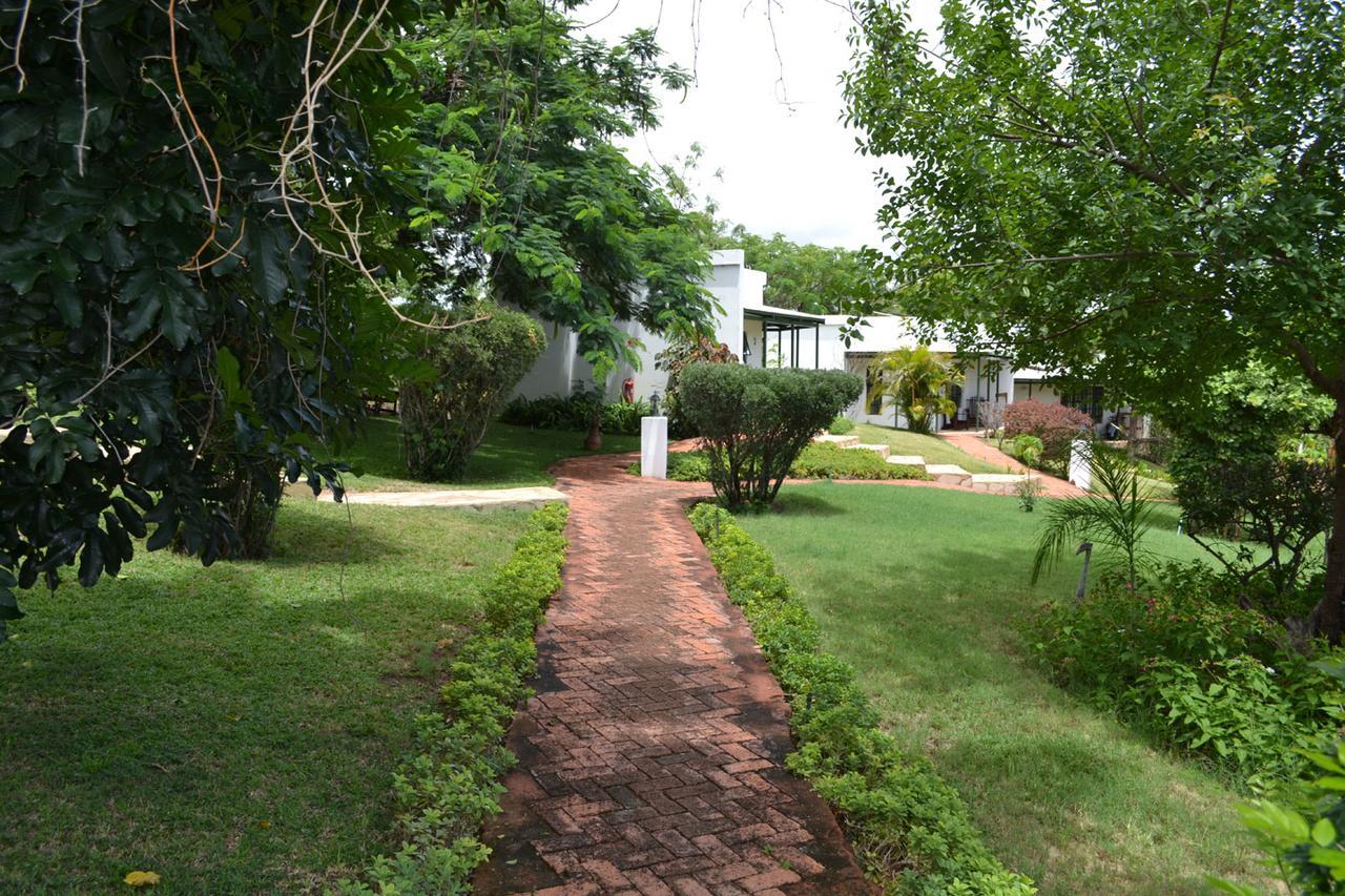 Tambuti Lodge Rundu Eksteriør bilde