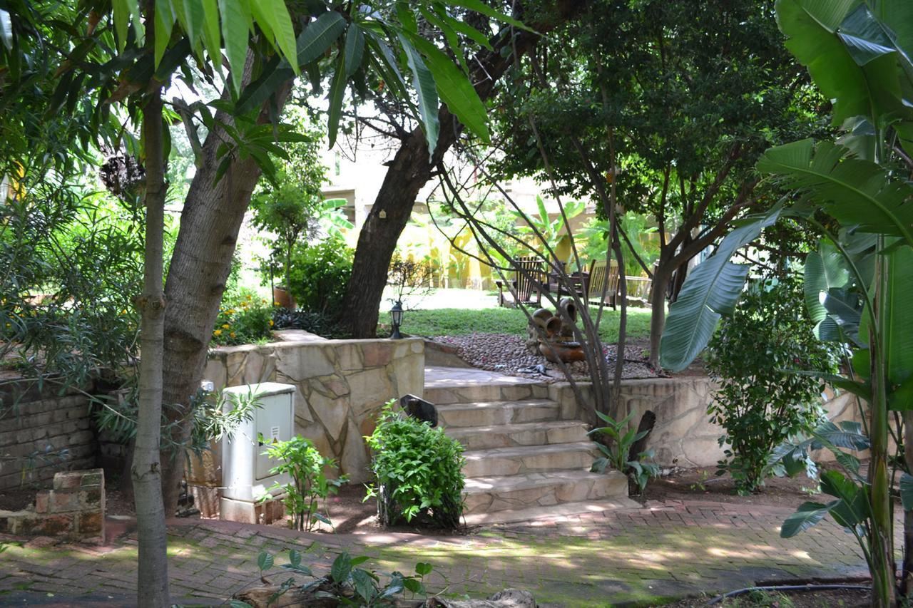 Tambuti Lodge Rundu Eksteriør bilde