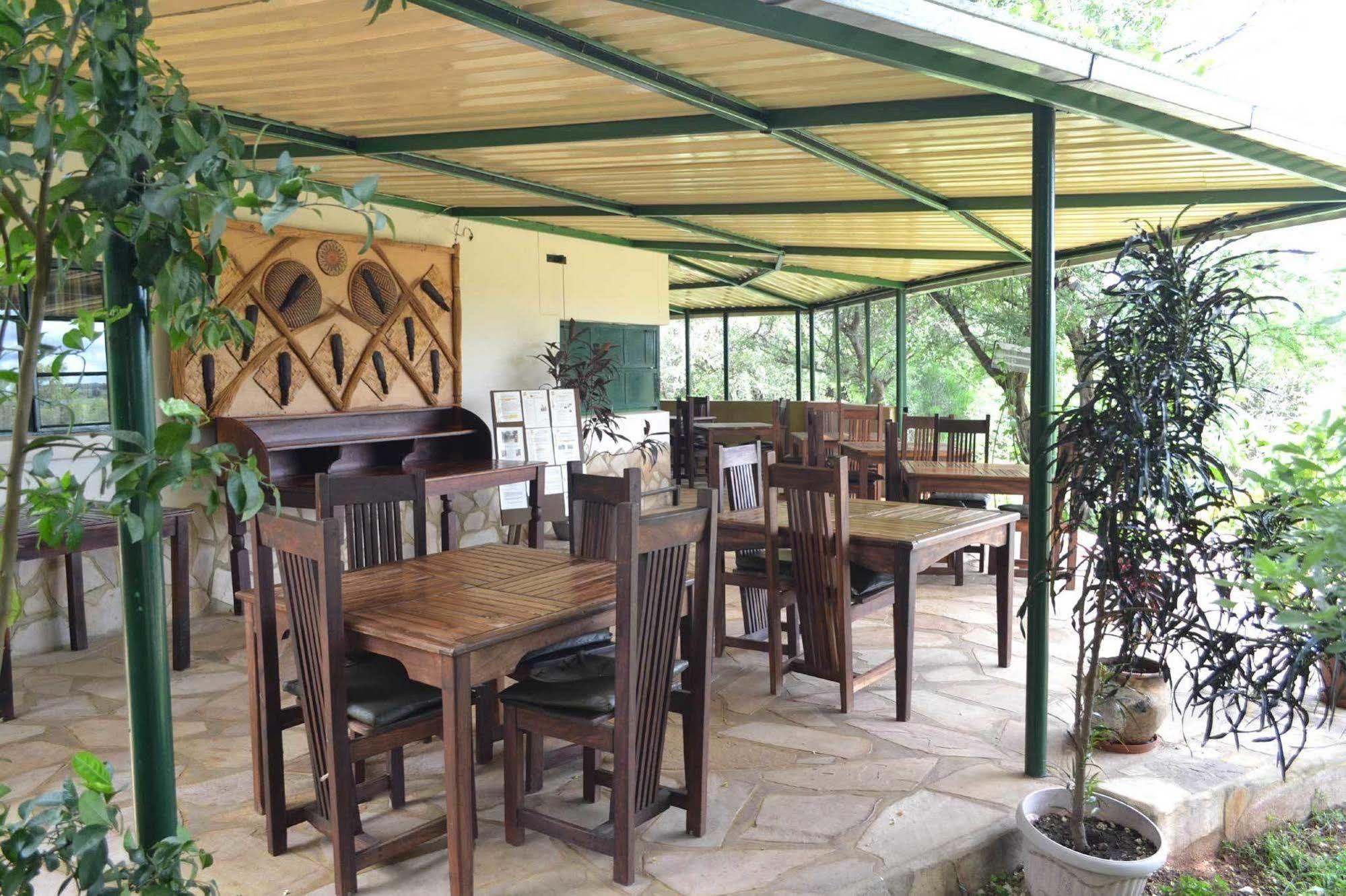 Tambuti Lodge Rundu Eksteriør bilde