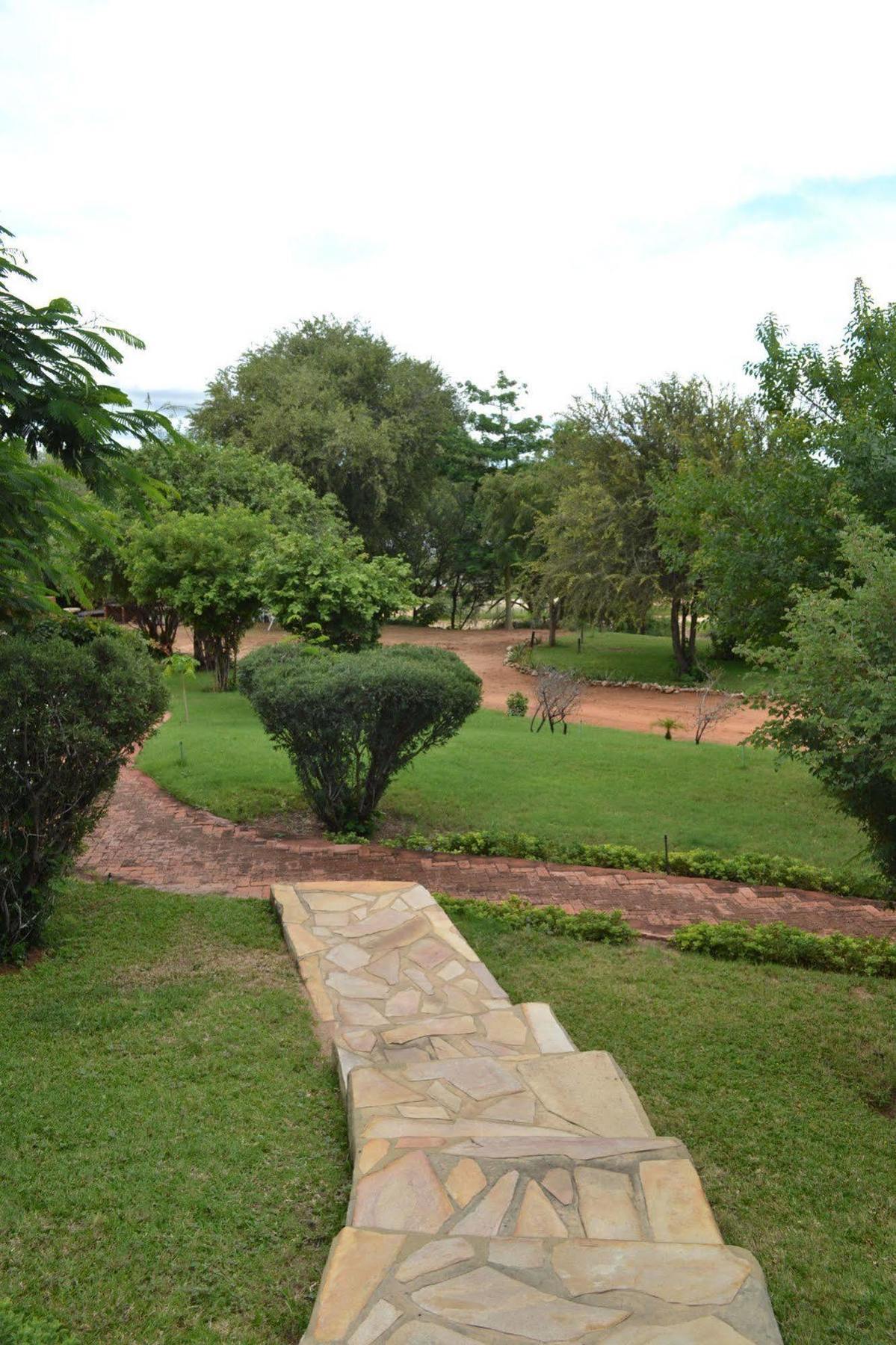 Tambuti Lodge Rundu Eksteriør bilde