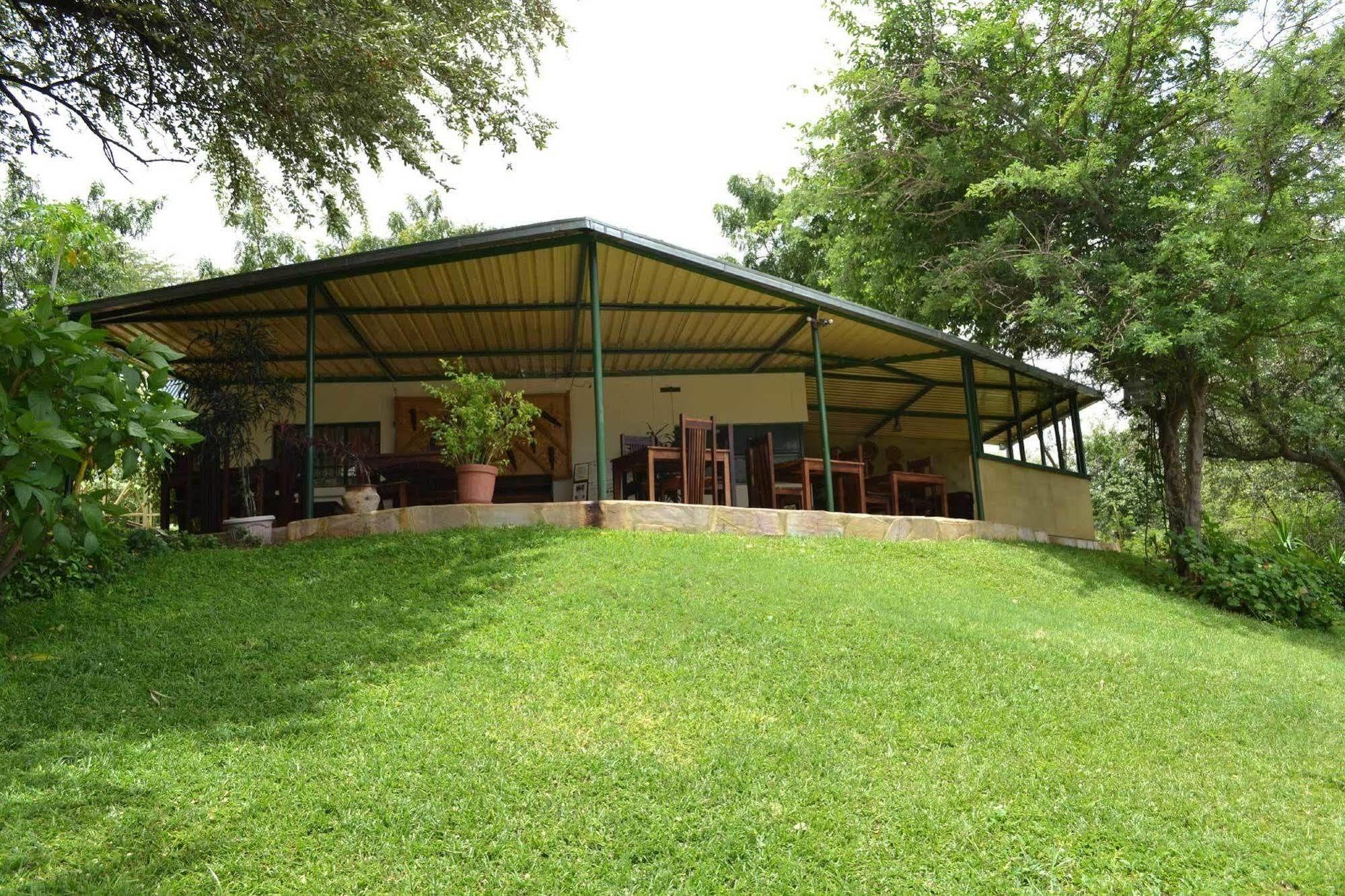 Tambuti Lodge Rundu Eksteriør bilde